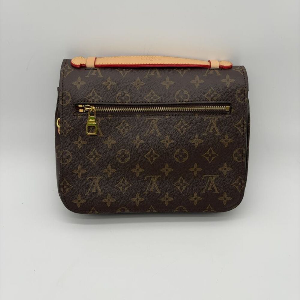 Louis Vuitton Women Bag - Picture 2 of 5